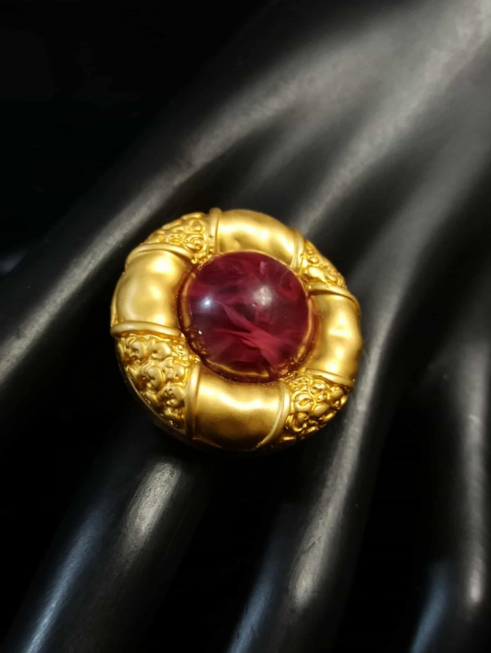 Vintage 80’s Oversized Red Art Glass Cabochon Gold Tone Ornate Statement Ring